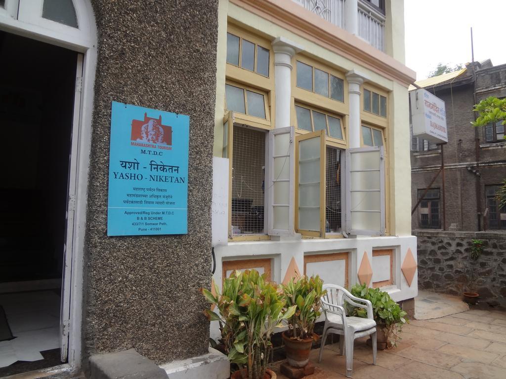 Hotel Rajmandir Poona Buitenkant foto