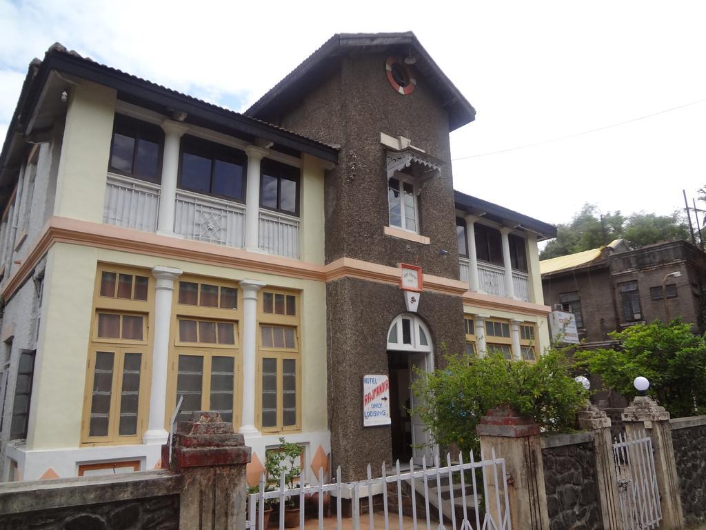 Hotel Rajmandir Poona Buitenkant foto