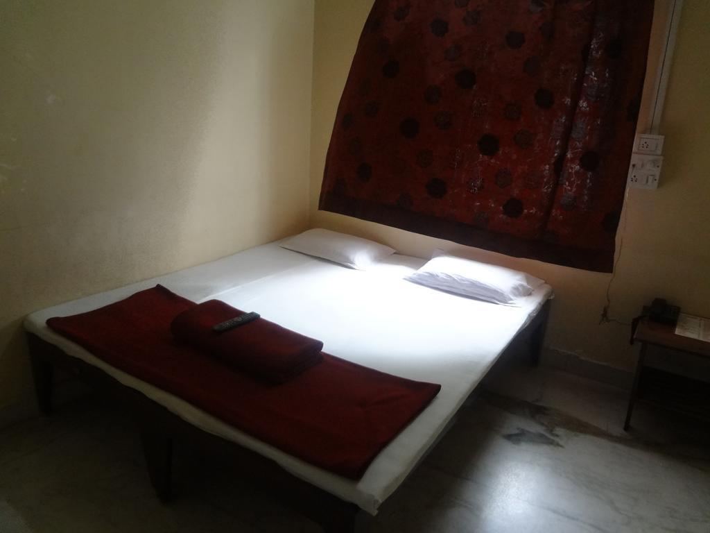 Hotel Rajmandir Poona Kamer foto