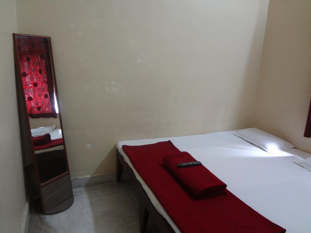 Hotel Rajmandir Poona Kamer foto